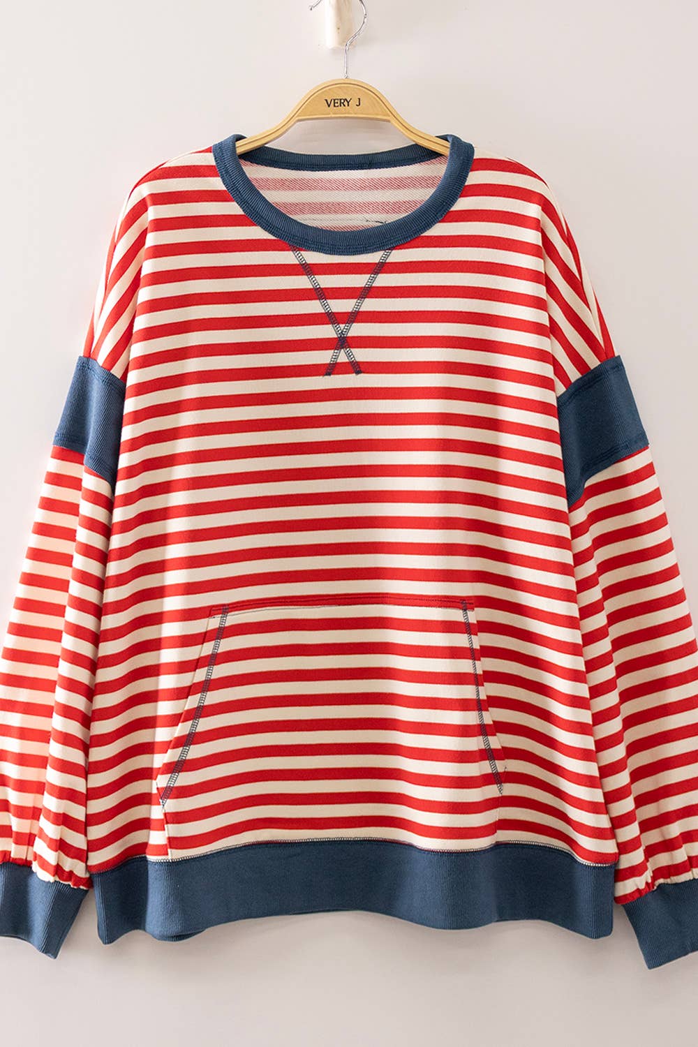 Front pocket stripe crew